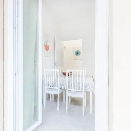 Appartement Minimalist Oasis - Life & Hesperia Hospital *